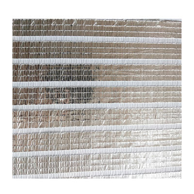 Pantalla térmica de alta calidad para invernaderos. Ahorro de energía y control climático.