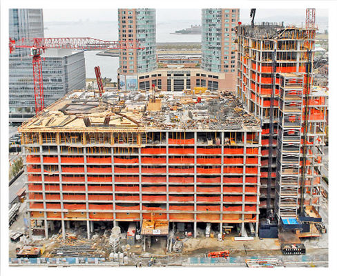 La red anaranjada de la ruina del andamio ignifuga